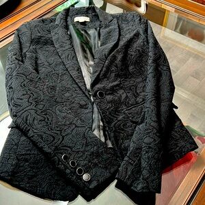 Brocade fabric, slim fit.